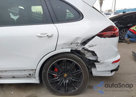 2016 Porsche Cayenne Gts z USA, uszkodzony, nr VIN WP1AD2A27GLA71353